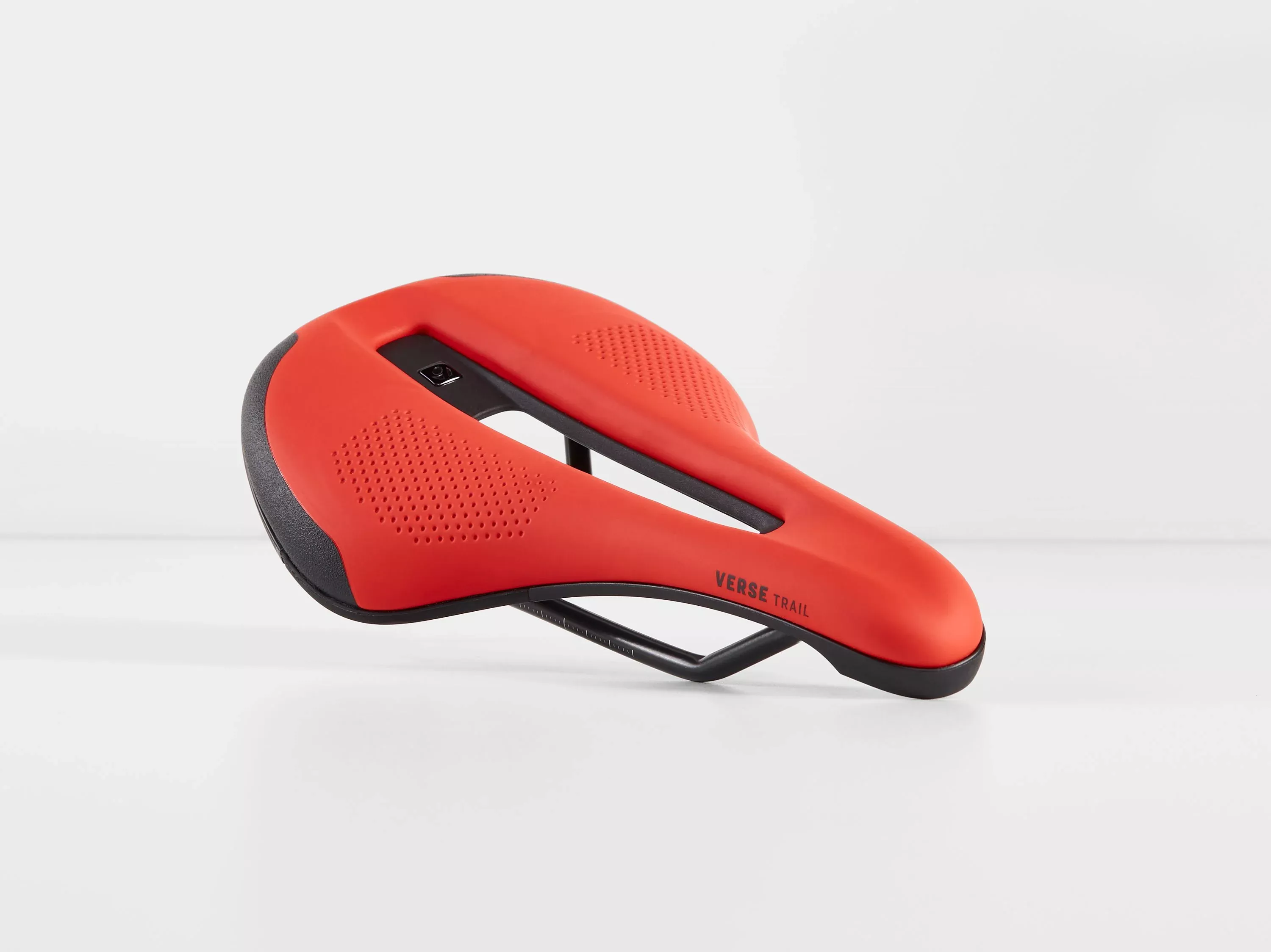 Bontrager Verse Short Elite Trail 145mm Red Saddle